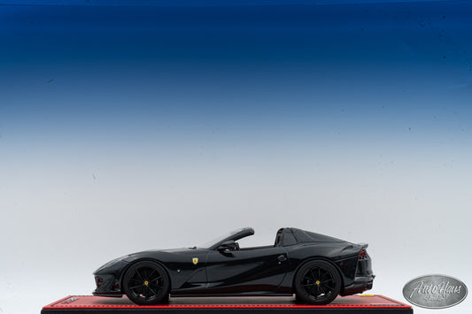 1/18 MR Collection Ferrari 812 GTS Lady in Black