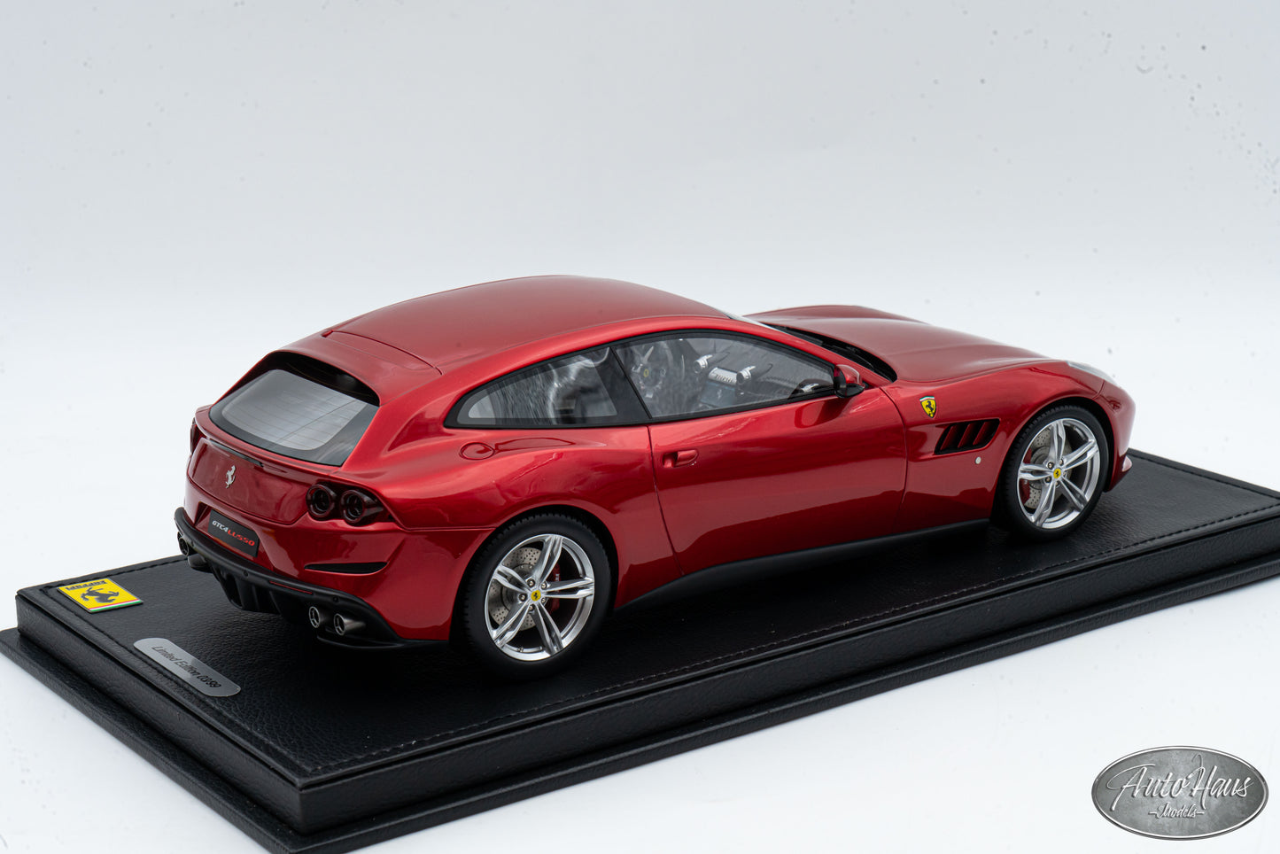 1/18 BBR 2016 Ferrari GTC4 Lusso Rosso Fuoco Red P18129DV
