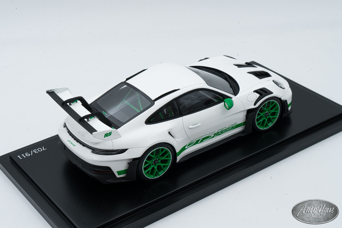 1/18 Spark Porsche 911 (992) GT3 RS White