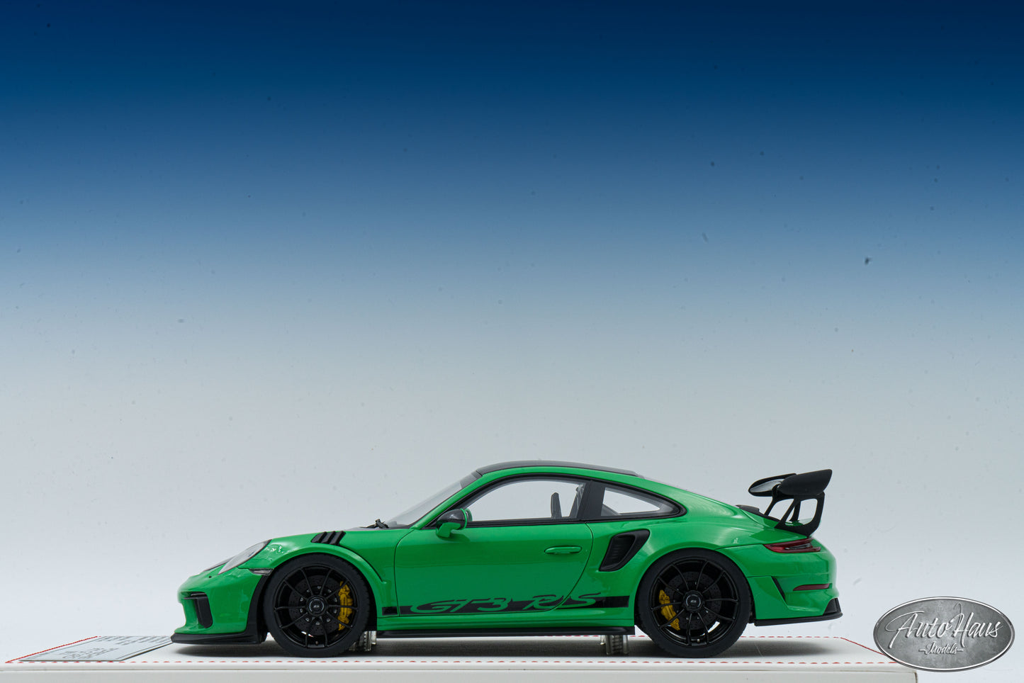 1/18 Davis Giovanni Porsche 911 (991.2) GT3 RS Python Green with Black Wheels