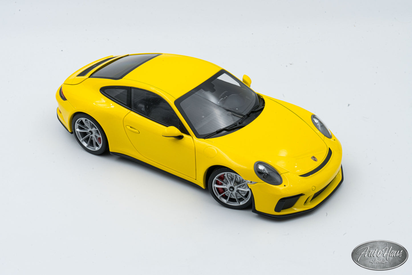 1/18 Minichamps Porsche 911 (991) GT3 Touring Yellow