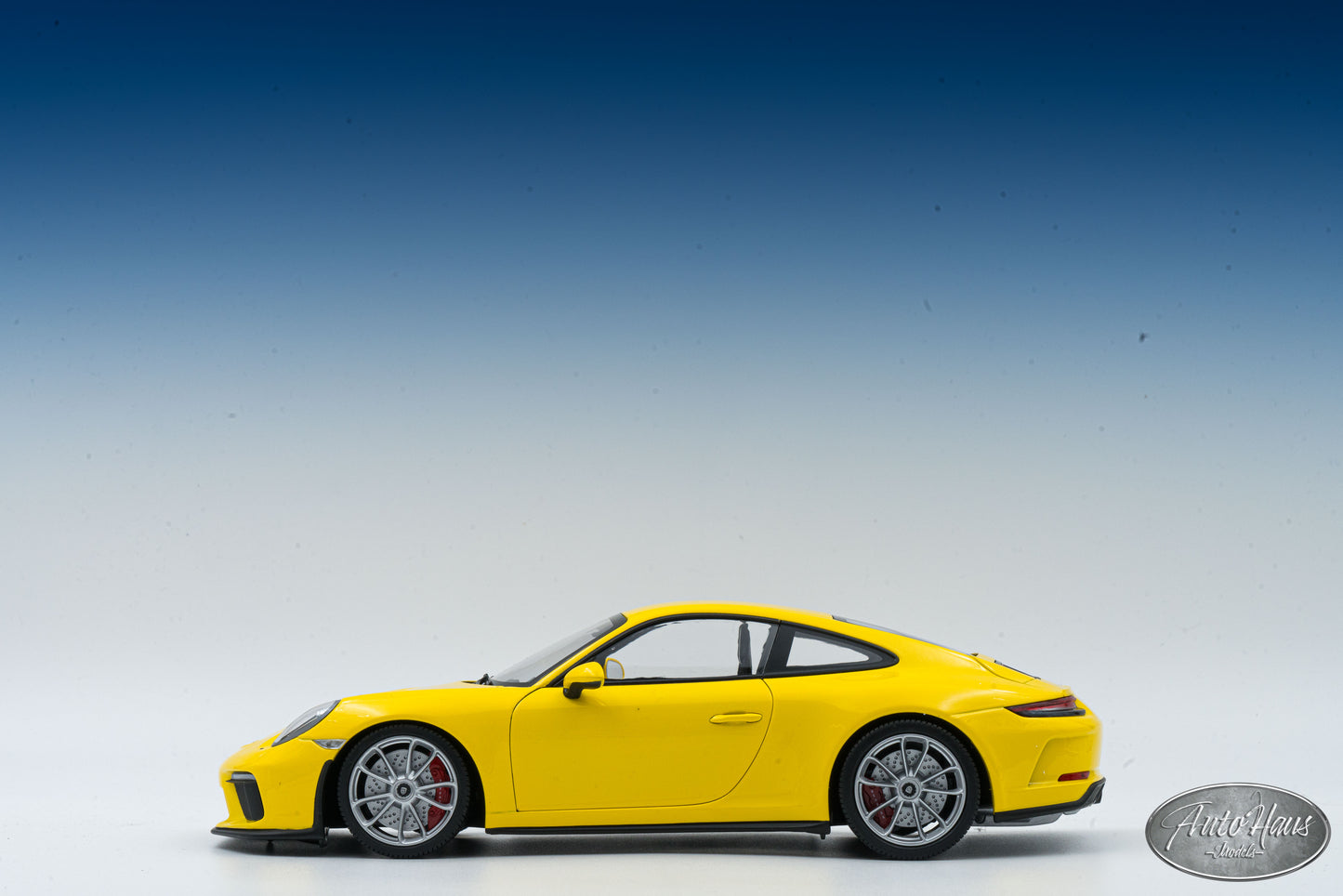 1/18 Minichamps Porsche 911 (991) GT3 Touring Yellow