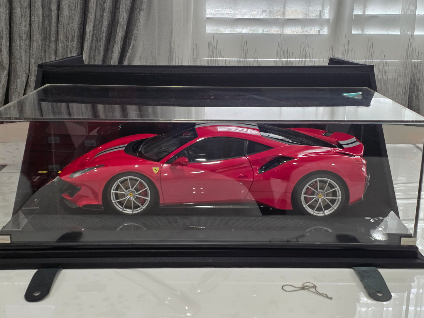 1/8 Amalgam Ferrari 488 Pista Rosso Corsa Red