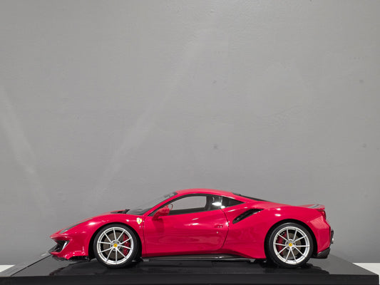 1/8 Amalgam Ferrari 488 Pista Rosso Corsa Red